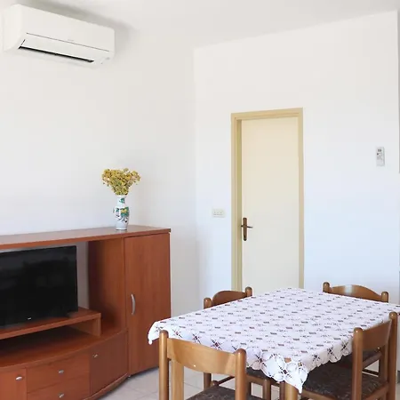 Hvar 5687c *